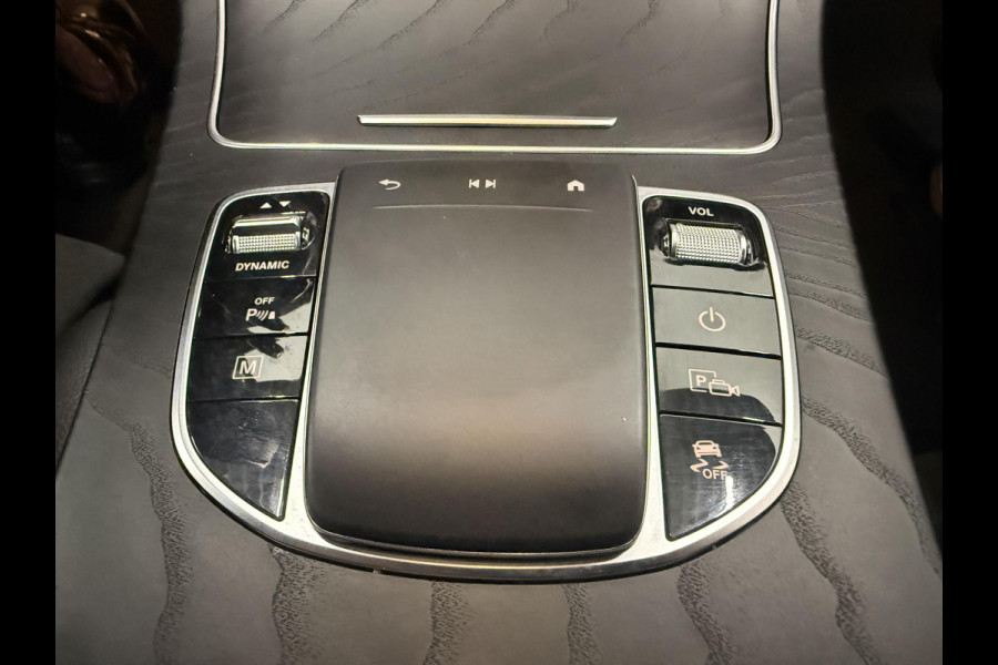 Mercedes-Benz GLC 300e 4MATIC Automaat PHEV AMG Line Navigatie Cruise Control Parkeersensoren Stoelverwarming Panorama dak Matrix LED-koplampen Virtual Cockpit Surround-systeem Burmester Inductielader