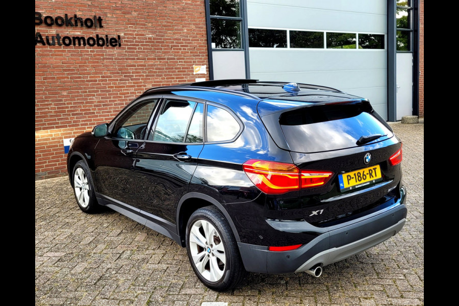 BMW X1 SDrive18i Panorama, Camera, All-season (Pirelli), M-grille, 18"