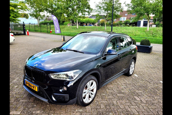 BMW X1 SDrive18i Panorama, Camera, All-season (Pirelli), M-grille, 18"