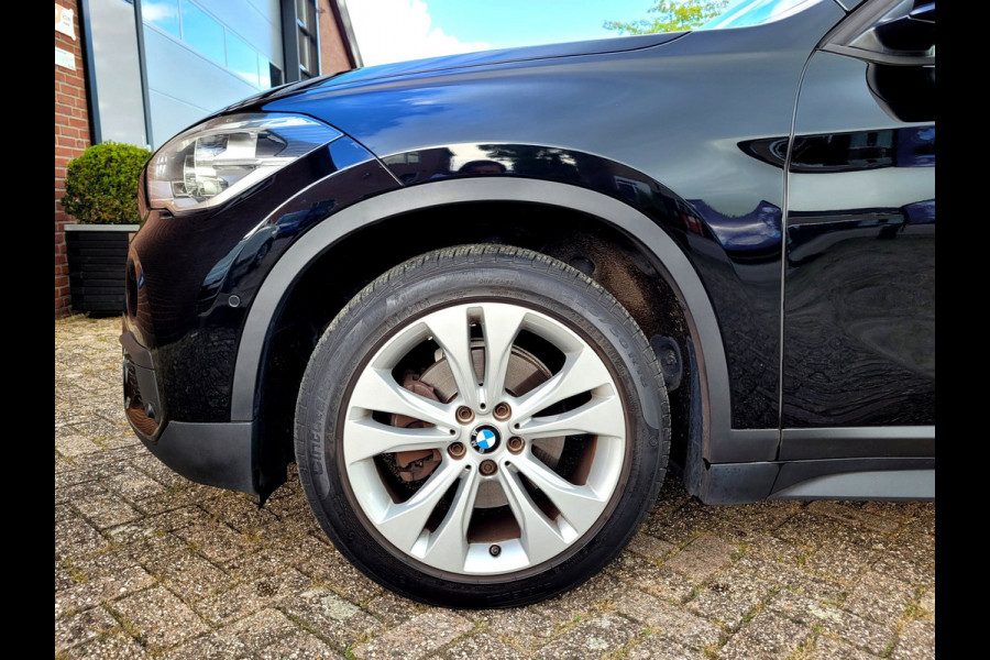 BMW X1 SDrive18i Panorama, Camera, All-season (Pirelli), M-grille, 18"