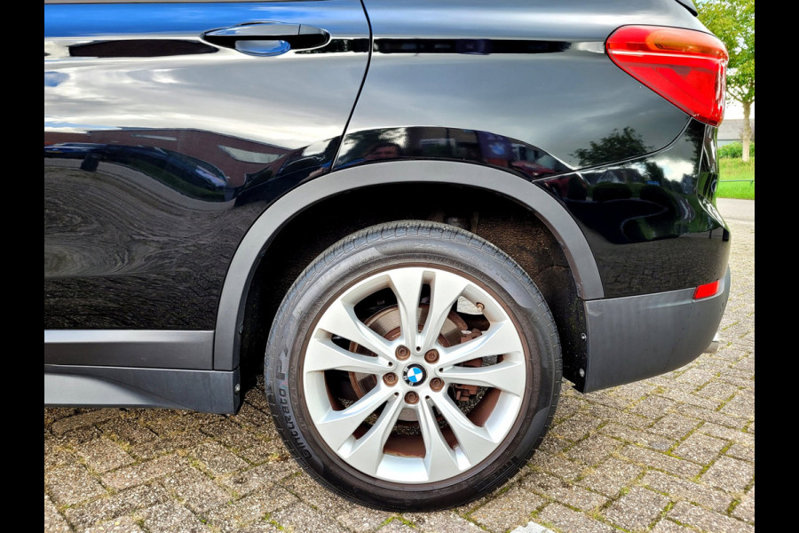 BMW X1 SDrive18i Panorama, Camera, All-season (Pirelli), M-grille, 18"