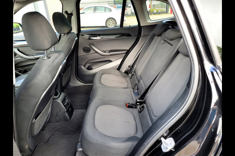 BMW X1 SDrive18i Panorama, Camera, All-season (Pirelli), M-grille, 18"