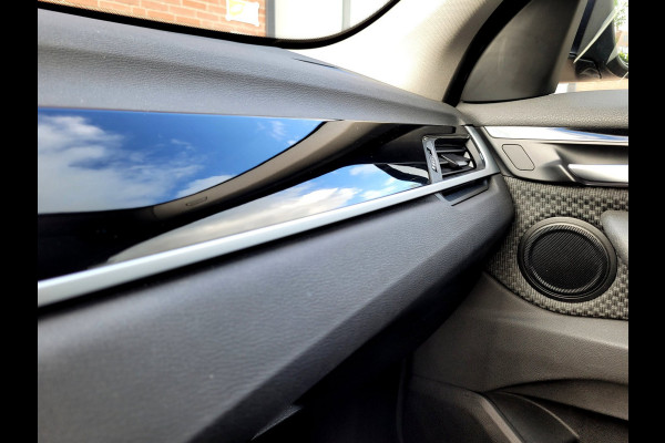 BMW X1 SDrive18i Panorama, Camera, All-season (Pirelli), M-grille, 18"