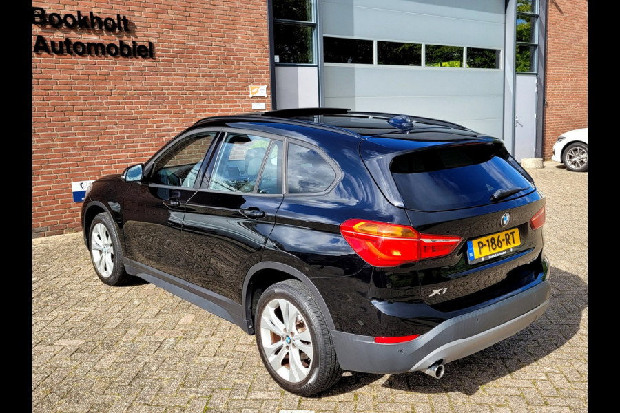 BMW X1 SDrive18i Panorama, Camera, All-season (Pirelli), M-grille, 18"