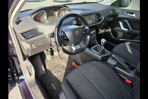 Peugeot 308 SW 1.2 PureTech Blue Lease Executive | PANO | TREKHAAK | NAP