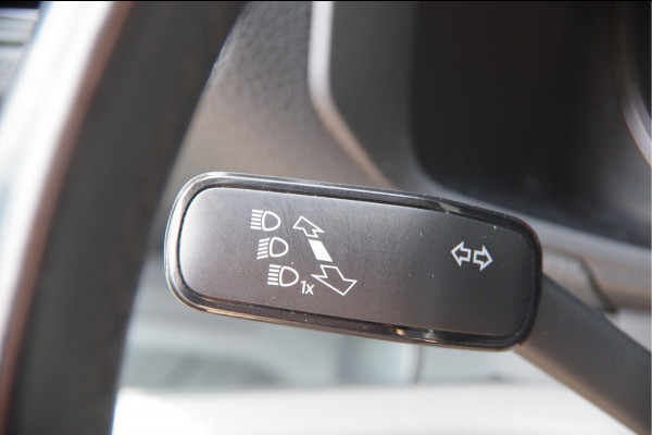 Volkswagen Crafter 35 2.0 TDI L3H3(L2H2) 3-ZITS, 177PK AUT. LED, ADAPT. CRUISE, STOELVERWARMING, STUURVERWARMING, VOORRUIT VERWARMING, STANDKACHEL,