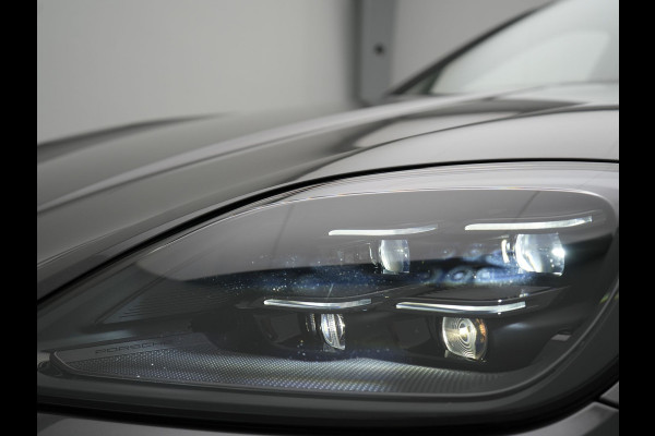 Porsche Cayenne Coupé 3.0 E-Hybrid PHEV | MY 2024 Facelift | Trekhaak Af Fabriek | Panodak | Luchtvering | Sportuitlaat | PDLS+ | Sport Chrono | InnoDrive Adaptive Cruise | SportDesign | Head up | Soft Close | 22"L.M | 360 Camera | Plug In Hybrid |