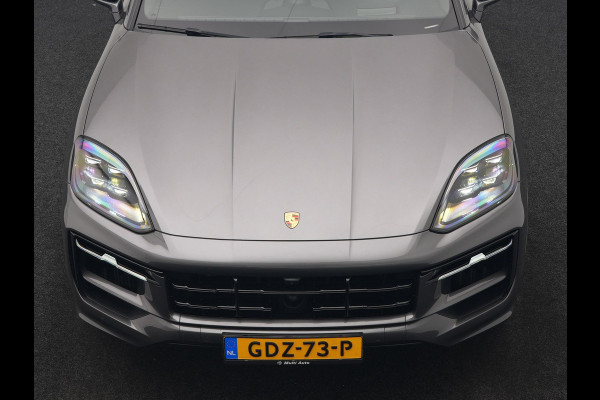 Porsche Cayenne Coupé 3.0 E-Hybrid PHEV | MY 2024 Facelift | Trekhaak Af Fabriek | Panodak | Luchtvering | Sportuitlaat | PDLS+ | Sport Chrono | InnoDrive Adaptive Cruise | SportDesign | Head up | Soft Close | 22"L.M | 360 Camera | Plug In Hybrid |