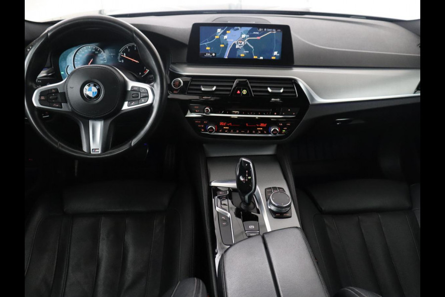 BMW 5 Serie 530i xDrive High Executive | M Sport | LED | Stoelverwarming | Schuif/-kanteldak | Stoelventilatie | 360 Camera | Harman Kardon Sound |