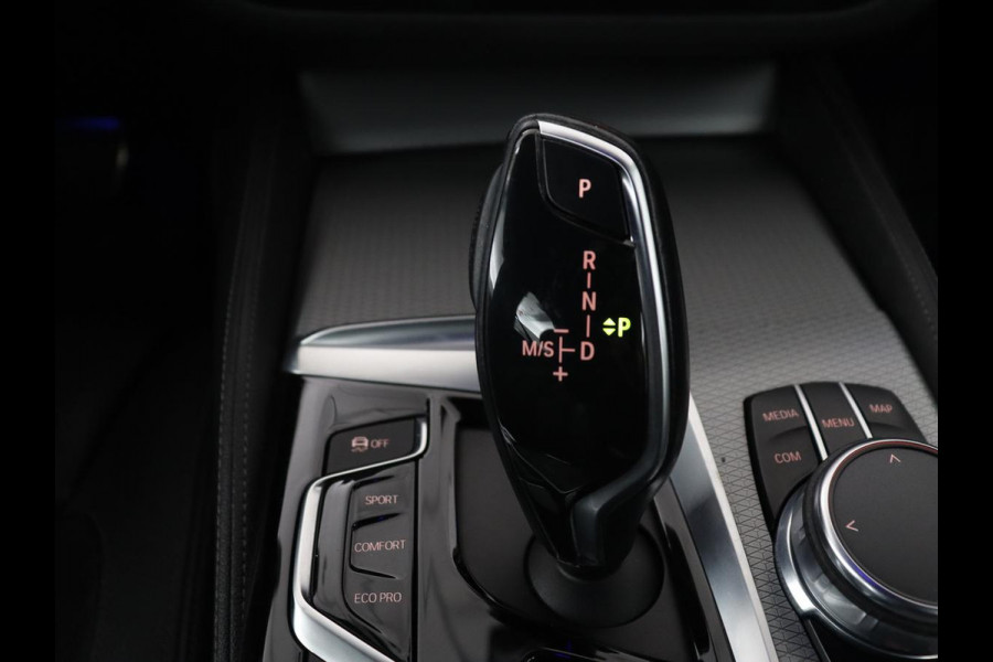 BMW 5 Serie 530i xDrive High Executive | M Sport | LED | Stoelverwarming | Schuif/-kanteldak | Stoelventilatie | 360 Camera | Harman Kardon Sound |