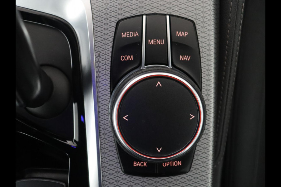 BMW 5 Serie 530i xDrive High Executive | M Sport | LED | Stoelverwarming | Schuif/-kanteldak | Stoelventilatie | 360 Camera | Harman Kardon Sound |