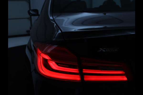 BMW 5 Serie 530i xDrive High Executive | M Sport | LED | Stoelverwarming | Schuif/-kanteldak | Stoelventilatie | 360 Camera | Harman Kardon Sound |