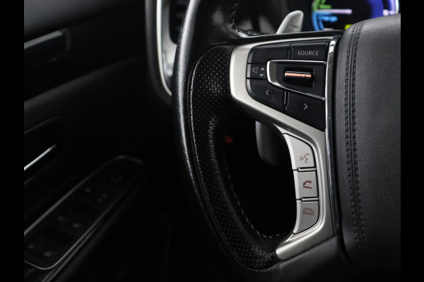 Mitsubishi Outlander 2.4 PHEV Pure | SOH 71% | Camera | Stoelverwarming | Trekhaak |