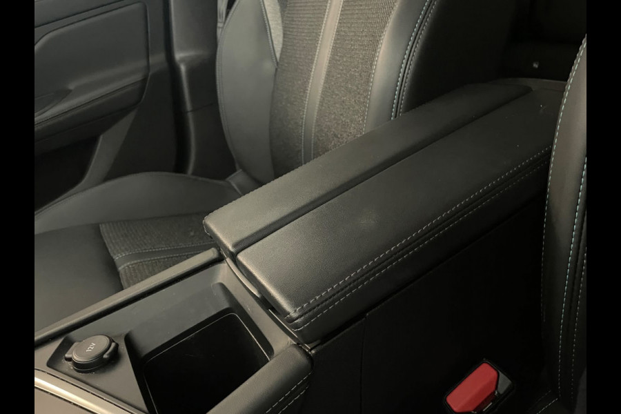 Peugeot 308 1.2 PureTech Allure Pack Business AIRCO CLIMA NAVI CRUISE BLUETOOTH STOELVERW DIG DASHB. SPEC KLEUR VELGEN NIEUWSTAAT