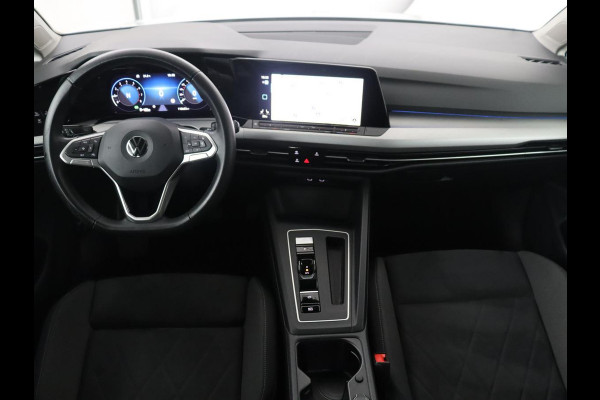 Volkswagen Golf Variant 1.5 eTSI Life Business | Trekhaak | Camera | Stoelverwarming | Apple Carplay |