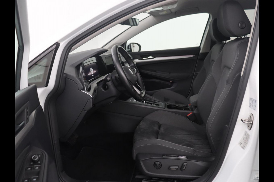 Volkswagen Golf Variant 1.5 eTSI Life Business | Trekhaak | Camera | Stoelverwarming | Apple Carplay |