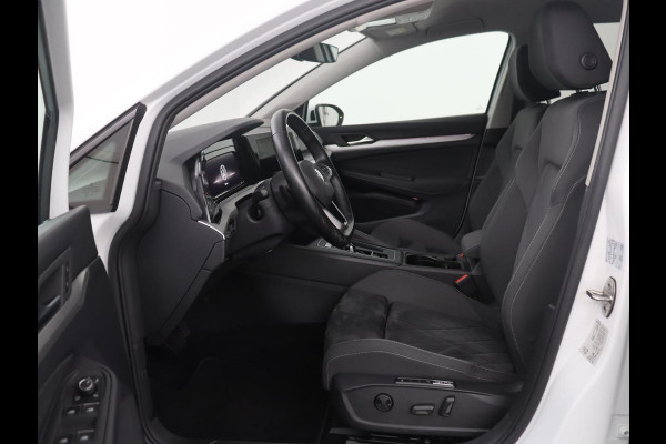 Volkswagen Golf Variant 1.5 eTSI Life Business | Trekhaak | Camera | Stoelverwarming | Apple Carplay |