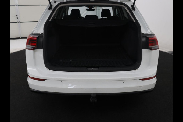 Volkswagen Golf Variant 1.5 eTSI Life Business | Trekhaak | Camera | Stoelverwarming | Apple Carplay |