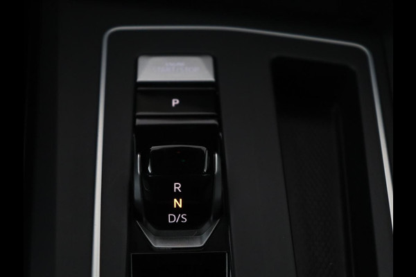Volkswagen Golf Variant 1.5 eTSI Life Business | Trekhaak | Camera | Stoelverwarming | Apple Carplay |