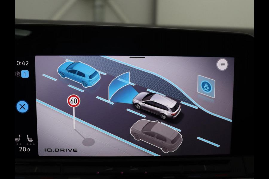 Volkswagen Golf Variant 1.5 eTSI Life Business | Trekhaak | Camera | Stoelverwarming | Apple Carplay |