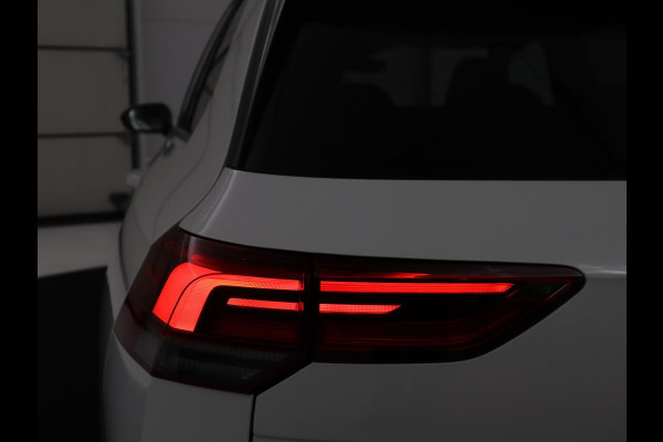 Volkswagen Golf Variant 1.5 eTSI Life Business | Trekhaak | Camera | Stoelverwarming | Apple Carplay |