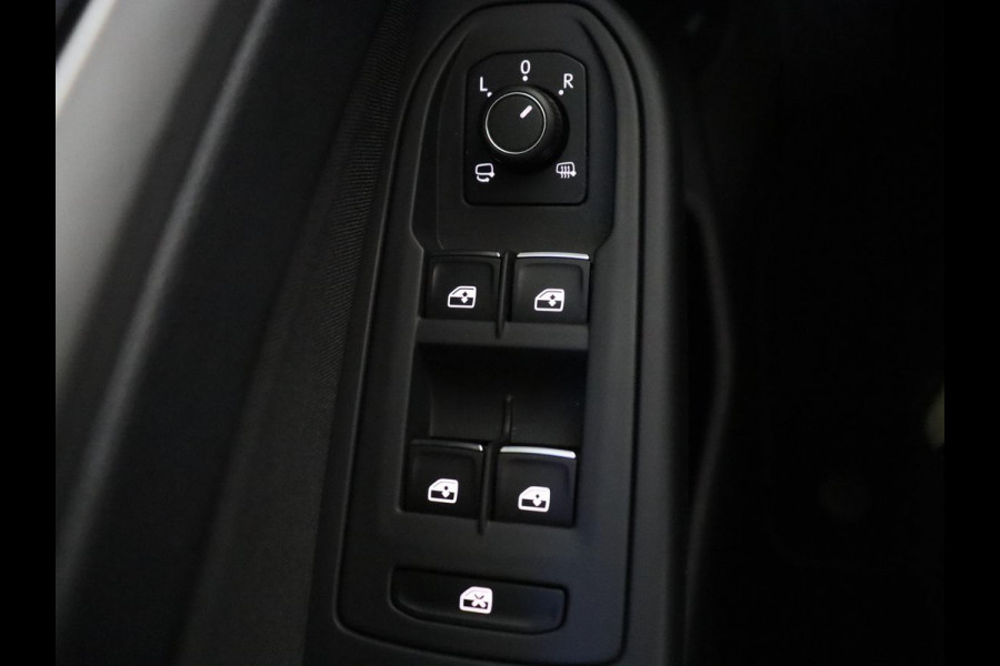 Volkswagen Golf Variant 1.5 eTSI Life Business | Trekhaak | Camera | Stoelverwarming | Apple Carplay |