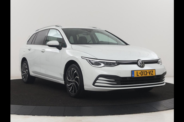 Volkswagen Golf Variant 1.5 eTSI Life Business | Trekhaak | Camera | Stoelverwarming | Apple Carplay |
