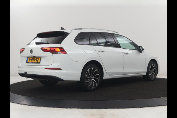 Volkswagen Golf Variant 1.5 eTSI Life Business | Trekhaak | Camera | Stoelverwarming | Apple Carplay |