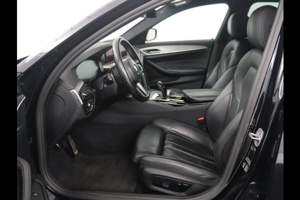 BMW 5 Serie 520i M-Sport | Leder | Stoelverwarming | Cruise control | Camera | Park assist | Navigatie | Carplay | Sfeerverlichting | Climate control | Full LED