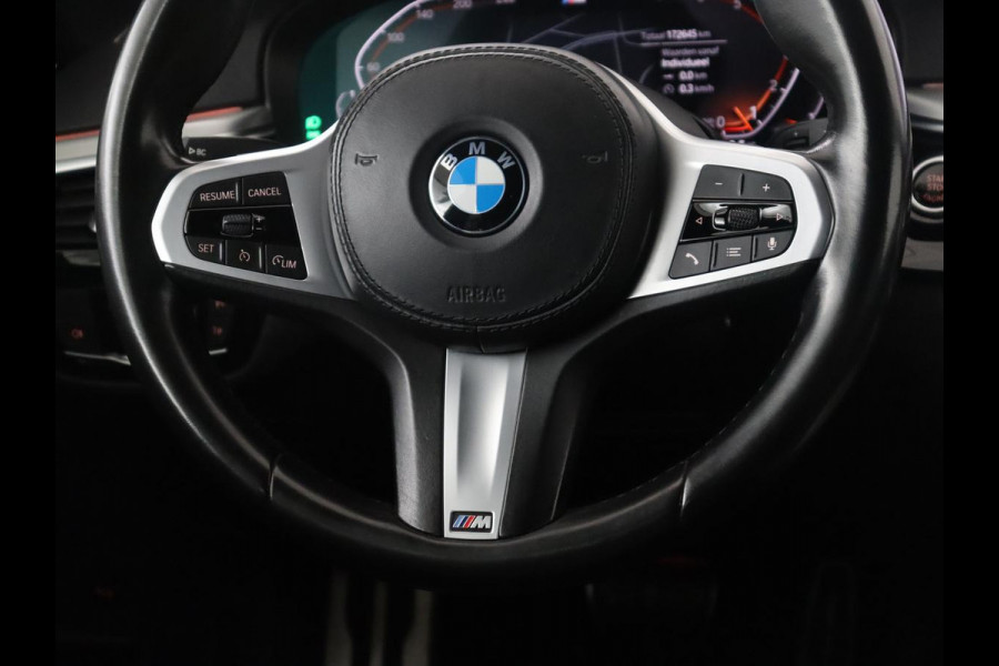 BMW 5 Serie 520i M-Sport | Leder | Stoelverwarming | Cruise control | Camera | Park assist | Navigatie | Carplay | Sfeerverlichting | Climate control | Full LED