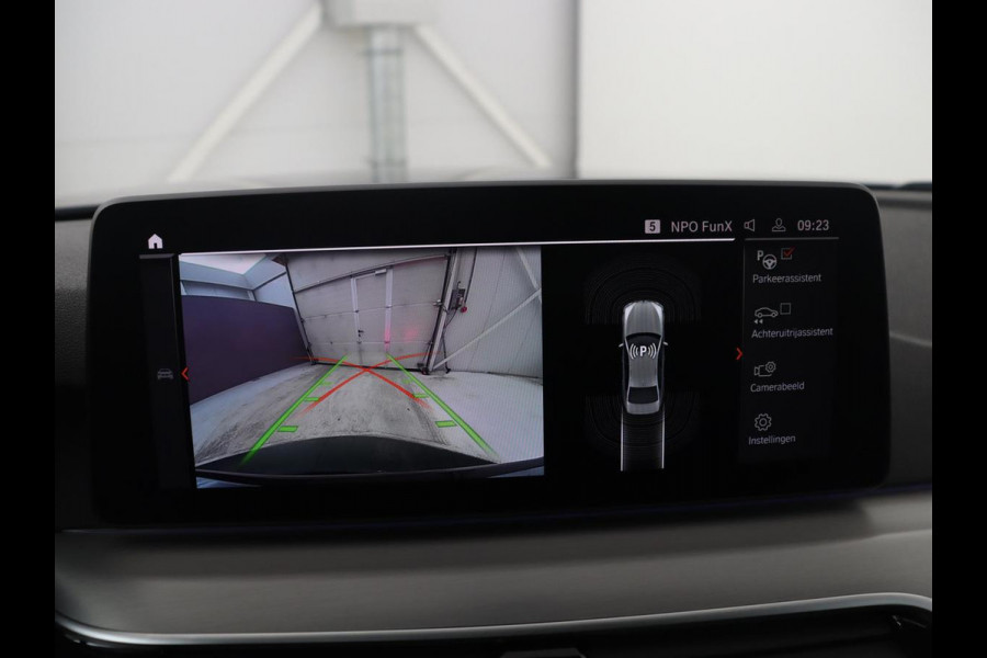 BMW 5 Serie 520i M-Sport | Leder | Stoelverwarming | Cruise control | Camera | Park assist | Navigatie | Carplay | Sfeerverlichting | Climate control | Full LED
