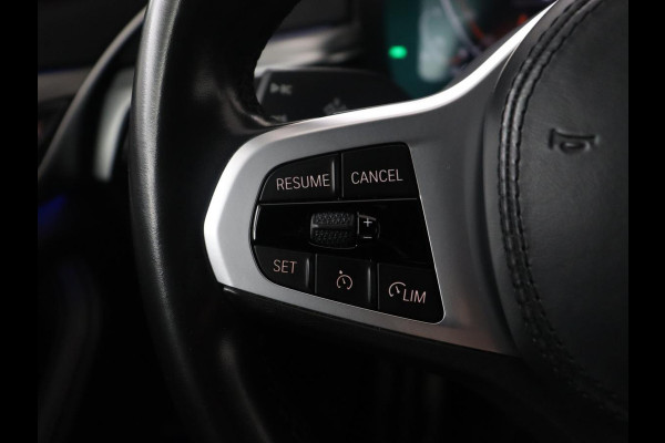 BMW 5 Serie 520i M-Sport | Leder | Stoelverwarming | Cruise control | Camera | Park assist | Navigatie | Carplay | Sfeerverlichting | Climate control | Full LED
