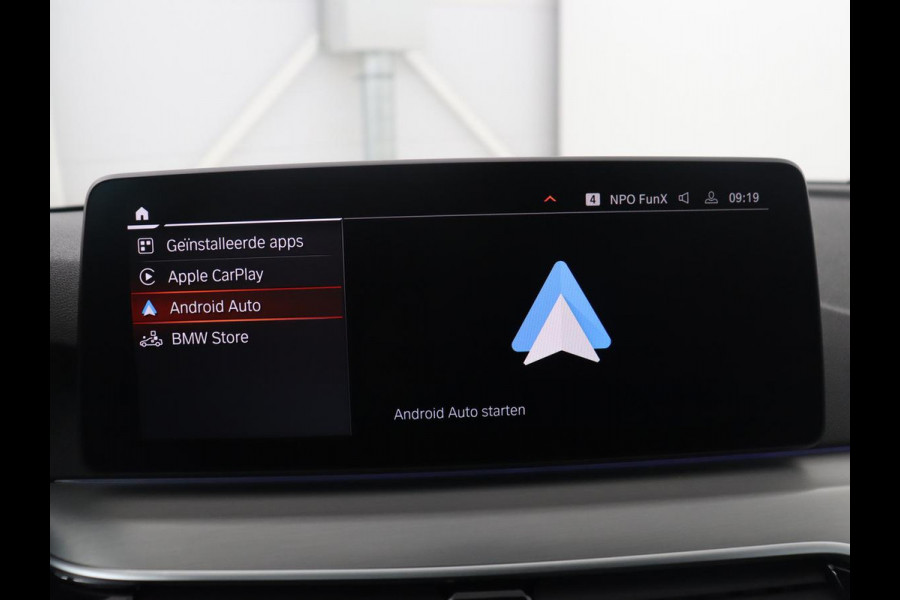 BMW 5 Serie 520i M-Sport | Leder | Stoelverwarming | Cruise control | Camera | Park assist | Navigatie | Carplay | Sfeerverlichting | Climate control | Full LED