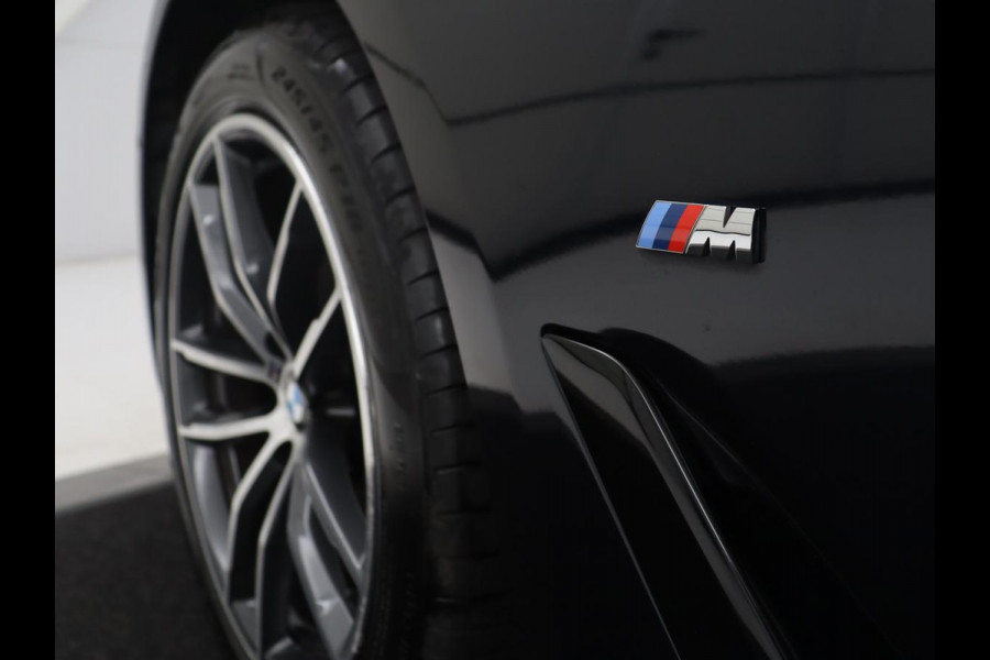 BMW 5 Serie 520i M-Sport | Leder | Stoelverwarming | Cruise control | Camera | Park assist | Navigatie | Carplay | Sfeerverlichting | Climate control | Full LED