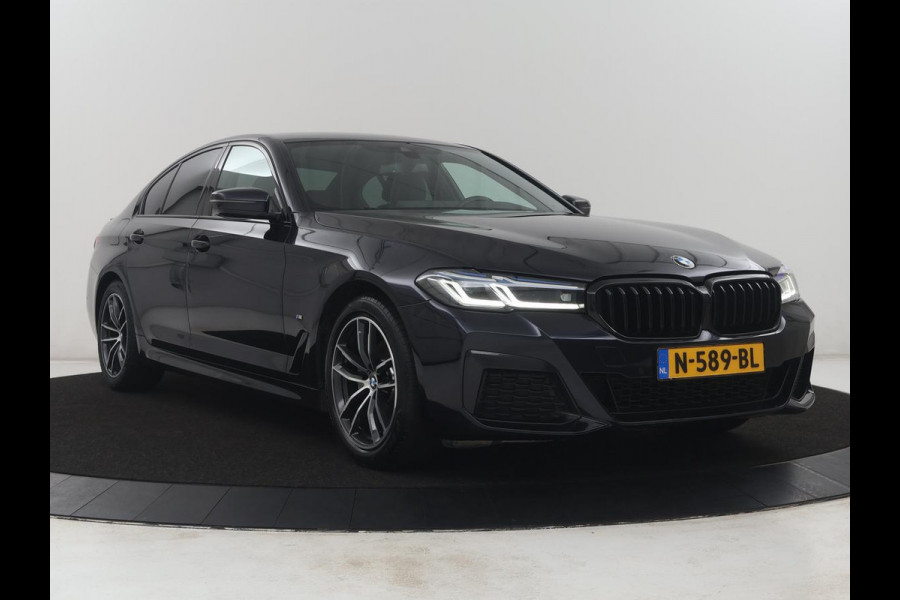 BMW 5 Serie 520i M-Sport | Leder | Stoelverwarming | Cruise control | Camera | Park assist | Navigatie | Carplay | Sfeerverlichting | Climate control | Full LED