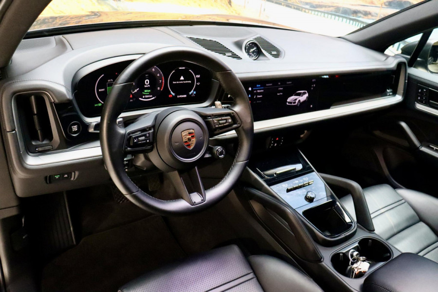 Porsche Cayenne 3.0 E-Hybrid Sport Design PANO|ACC|18 Weg|NL