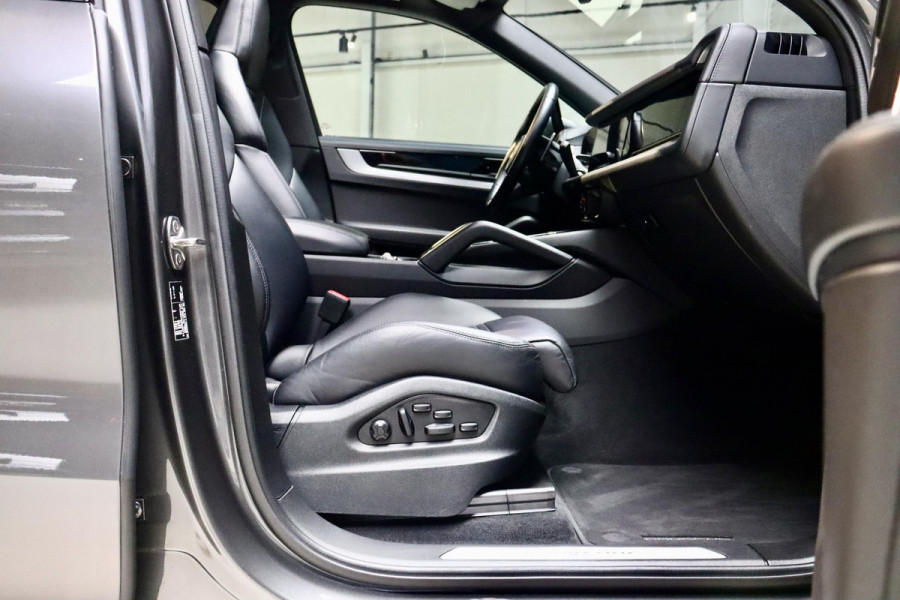 Porsche Cayenne 3.0 E-Hybrid Sport Design PANO|ACC|18 Weg|NL
