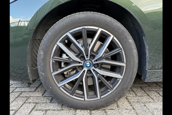 BMW 2 Serie Active Tourer 230e xDrive M Sport 18"/Panoramadak/Leder + memory/Trekhaak/Dodehoek/Keyless/360 camera/Harman Kardon/Adaptieve cruise/Head-up