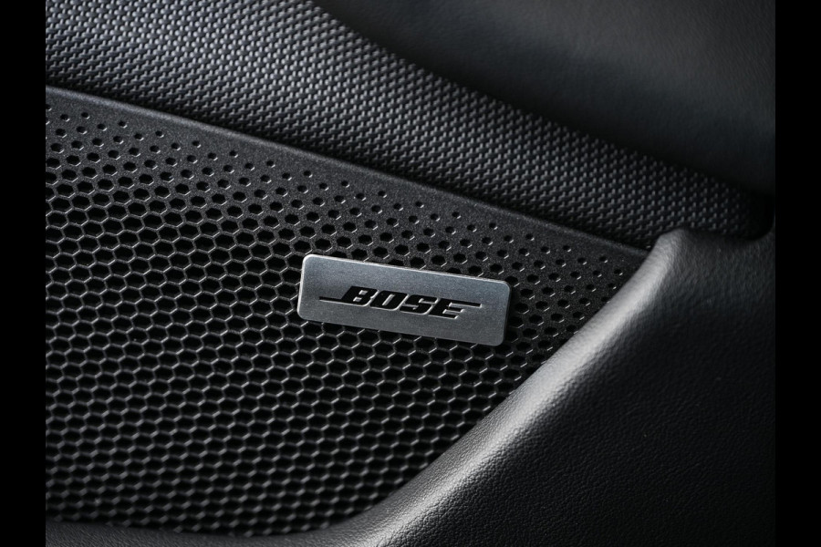 Porsche Taycan Performance 84 kWh | Bose | 360 Camera | Luchtvering | Ambiance Interieur | Stoelverwarming | Elektr. verst. Stoelen | Keyless Entry |