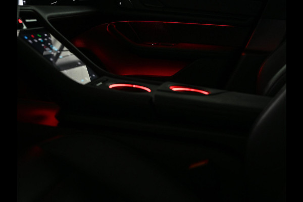 Porsche Taycan Performance 84 kWh | Bose | 360 Camera | Luchtvering | Ambiance Interieur | Stoelverwarming | Elektr. verst. Stoelen | Keyless Entry |