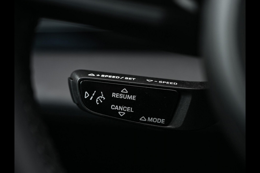 Porsche Taycan Performance 84 kWh | Bose | 360 Camera | Luchtvering | Ambiance Interieur | Stoelverwarming | Elektr. verst. Stoelen | Keyless Entry |