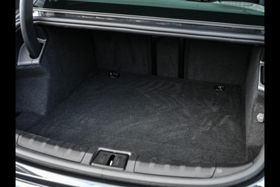 Porsche Taycan Performance 84 kWh | Bose | 360 Camera | Luchtvering | Ambiance Interieur | Stoelverwarming | Elektr. verst. Stoelen | Keyless Entry |