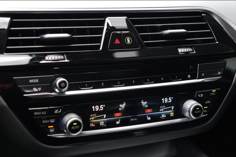 BMW 5 Serie Touring 530i / CAMERA / ACC / LEDER / ELEK-TREKHAAK / STOELVERW
