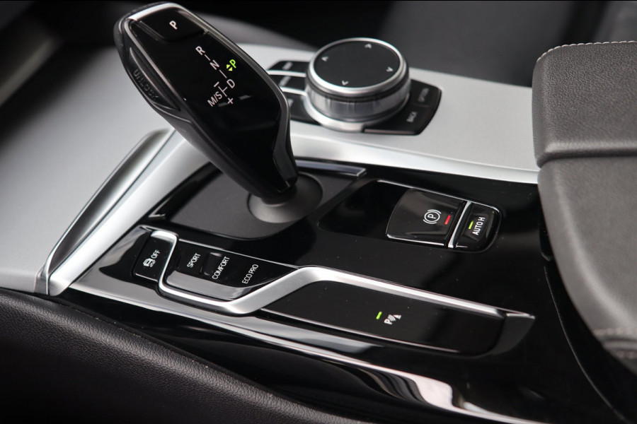 BMW 5 Serie Touring 530i / CAMERA / ACC / LEDER / ELEK-TREKHAAK / STOELVERW
