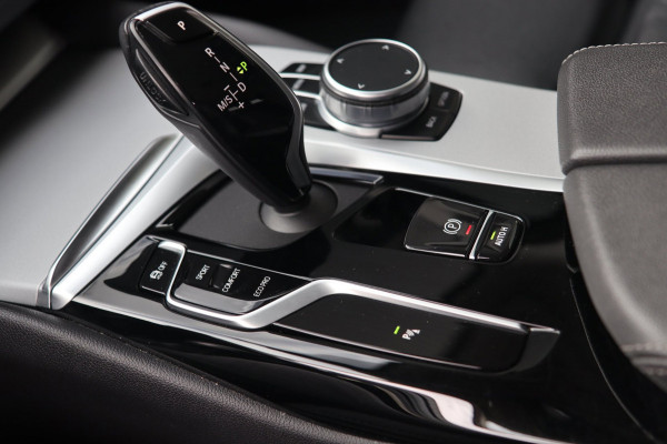 BMW 5 Serie Touring 530i / CAMERA / ACC / LEDER / ELEK-TREKHAAK / STOELVERW