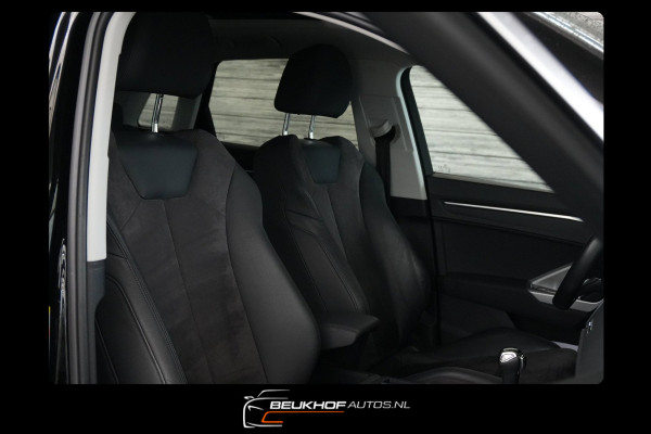 Audi Q3 35 TFSI S-Line Automaat Pano Trekhaak Leer Xenon Cam