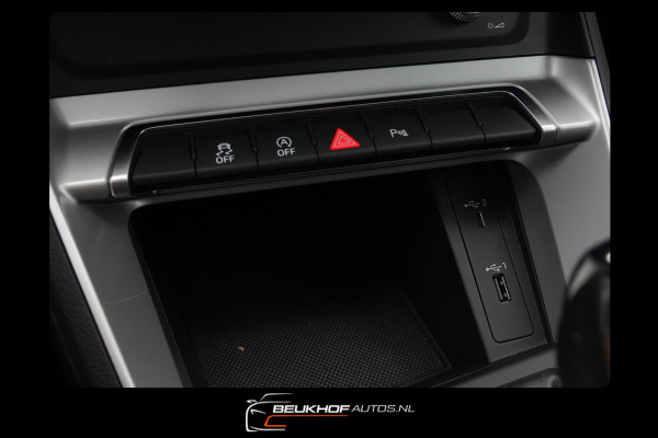 Audi Q3 35 TFSI S-Line Automaat Pano Trekhaak Leer Xenon Cam