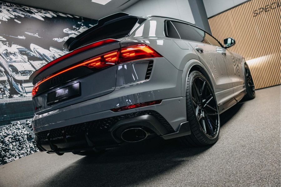 Audi RSQ8 Performance 4.0 TFSI RSQ8 quattro Performance Urban Face-lift Audi RSQ8 performance Urban Akarapovic Vossen 24 inch Full options Carbon, Nardo. Inmiddels mat PPF toegepast