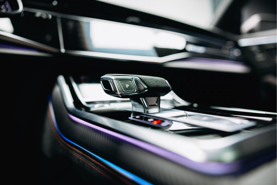Audi RSQ8 Performance 4.0 TFSI RSQ8 quattro Performance Urban Face-lift Audi RSQ8 performance Urban Akarapovic Vossen 24 inch Full options Carbon, Nardo. Inmiddels mat PPF toegepast