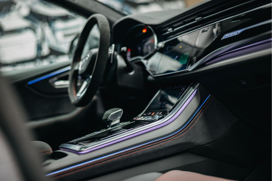 Audi RSQ8 Performance 4.0 TFSI RSQ8 quattro Performance Urban Face-lift Audi RSQ8 performance Urban Akarapovic Vossen 24 inch Full options Carbon, Nardo. Inmiddels mat PPF toegepast